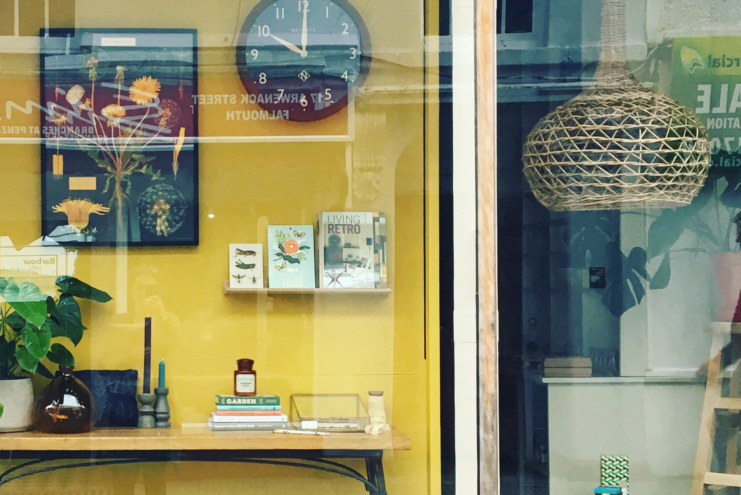 50’s Inspired Window Display | Willow & Stone