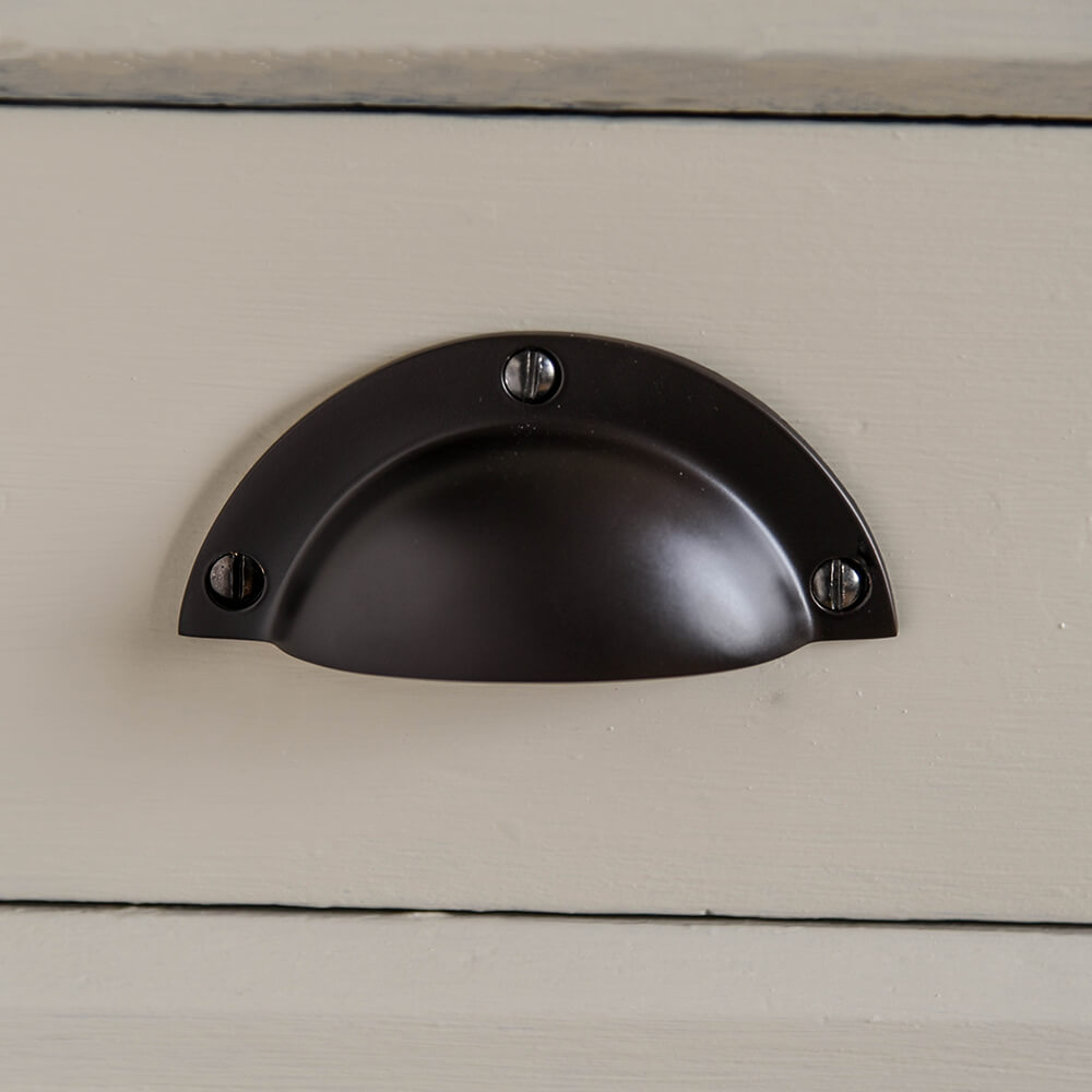 HOODED DRAWER PULL