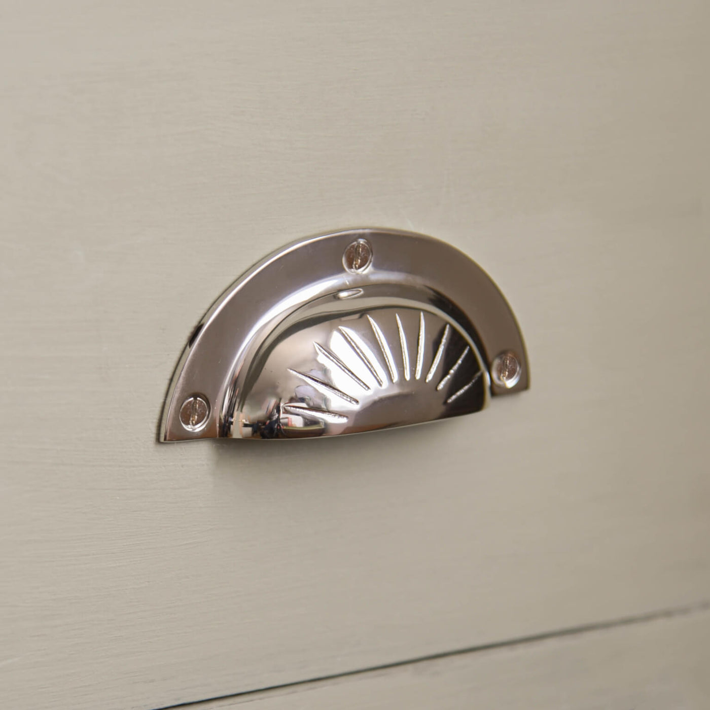 fluted hooded cup handle on kitchen drawers