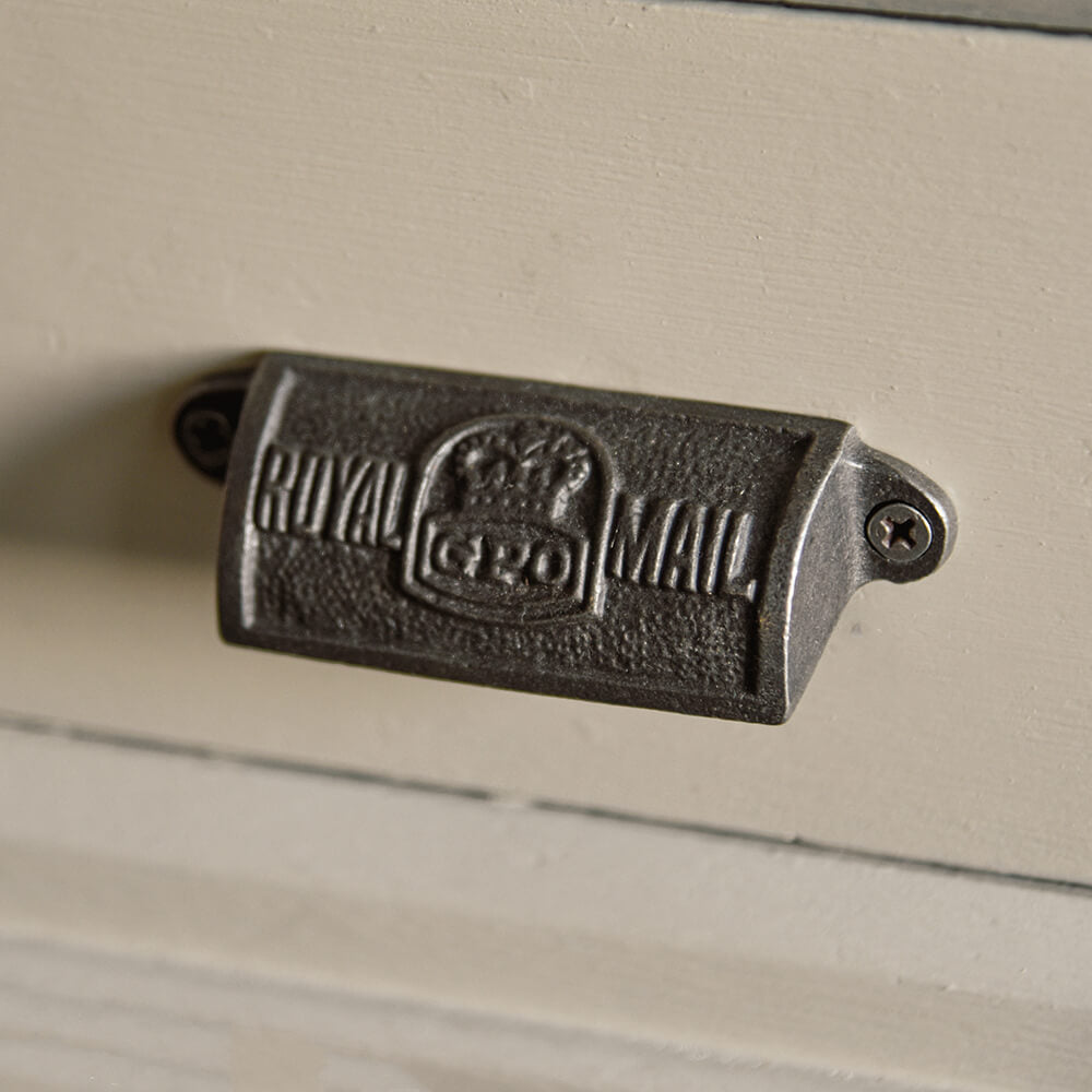 Cast Iron Royal Mail Pull Handle detail