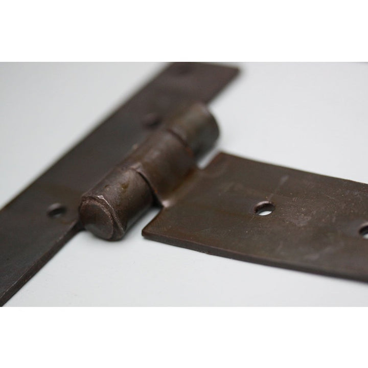 Galvanized Steel Chain Link Fence Gate Hinges – 1-3/8" Pintle Post Hinge Kit, Heavy Duty Rust-Resistant Outdoor Hardware, Includes 4 Hinges With Bolts & Nuts – Easy Install For Gate Repair Or New Fencing