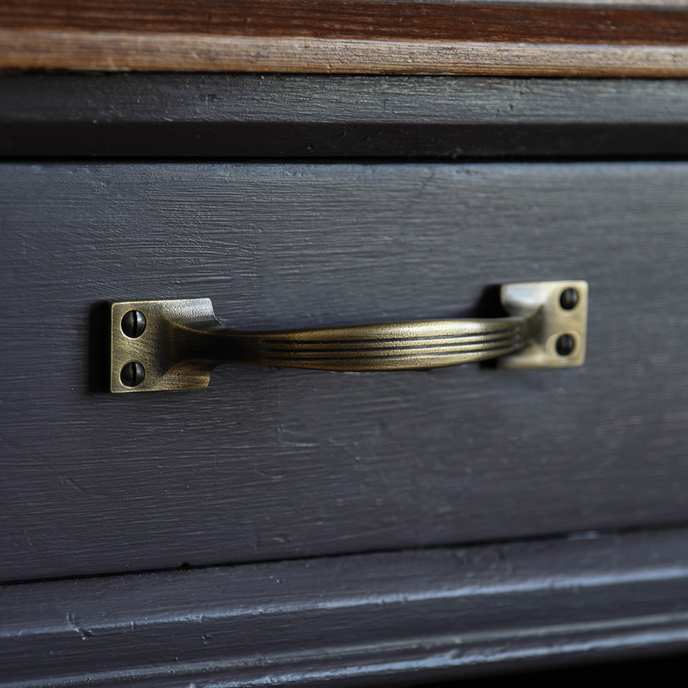Solid brass Reeded Pull Handle in Distressed Antique finish.