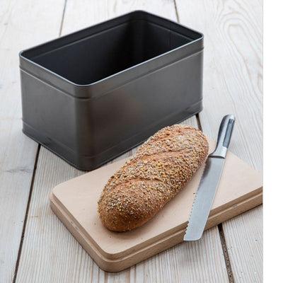Beech lid used as board for slicing bread