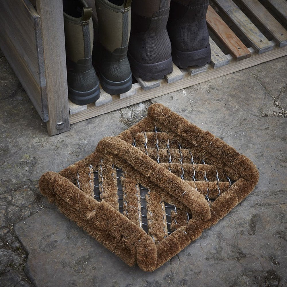 Rectangular boot scraper with coir and metal wiring