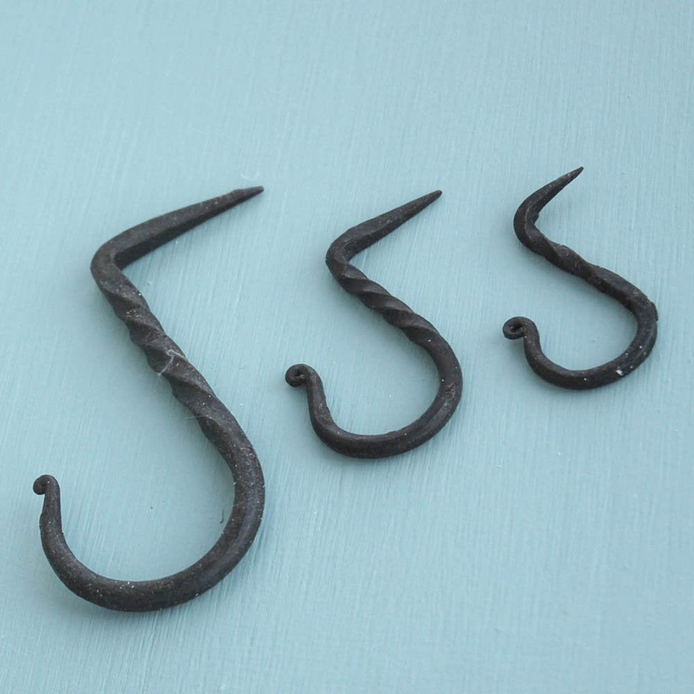 The three different sizes of cup hooks and detail