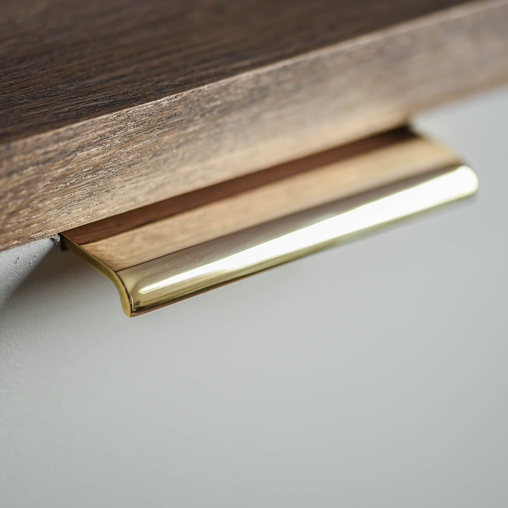 Curved Cabinet Edge Pull in Polished Brass