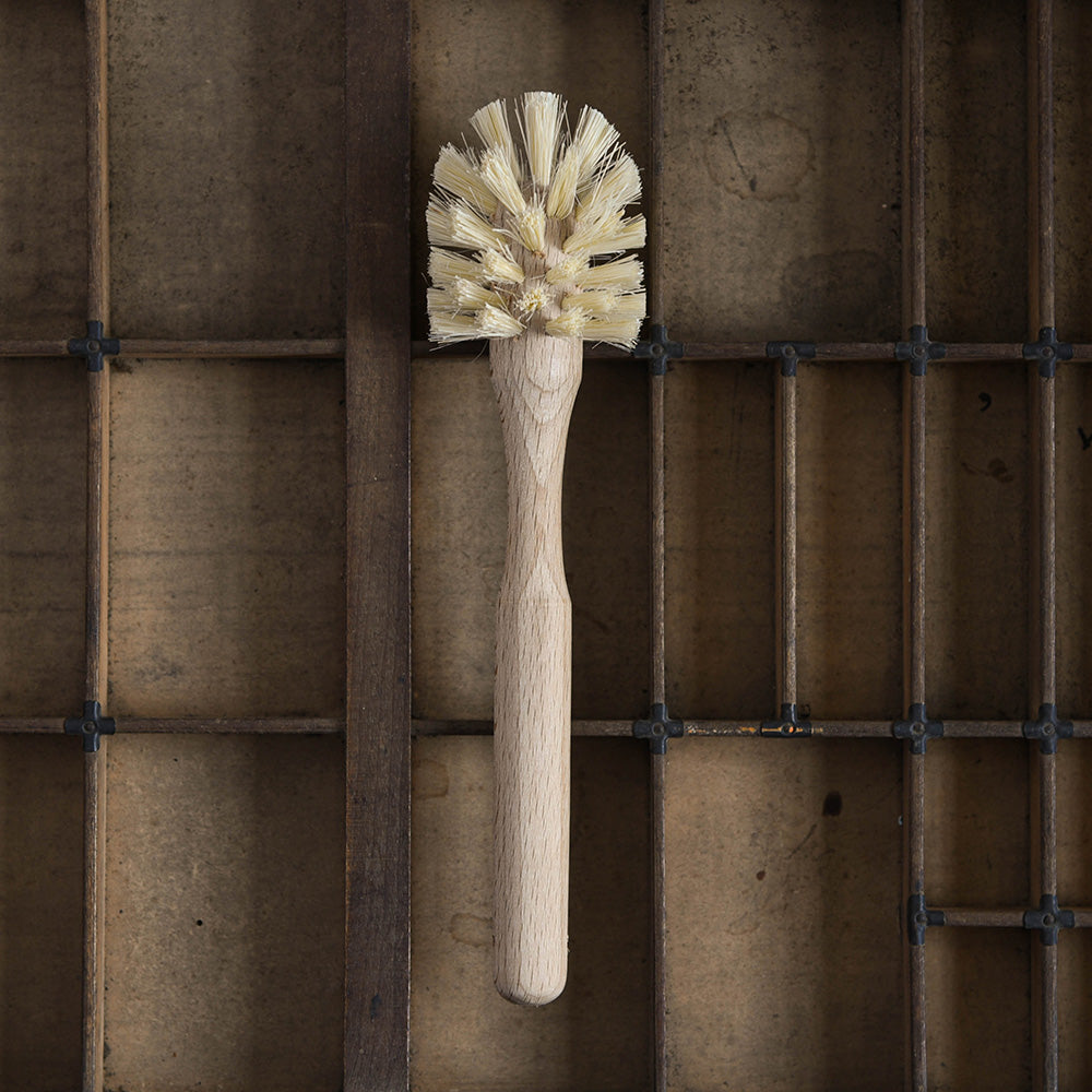 Beechwood espresso cup brush with natural fibre bristles