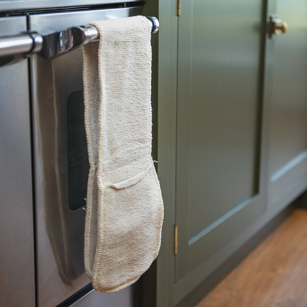 Traditional Double Oven Gloves on Cooker